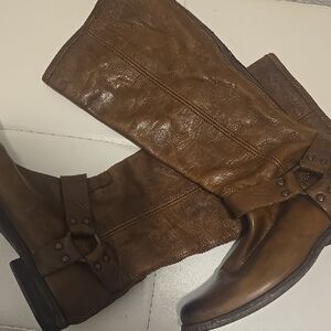 FRYE AND CO. Chestnut Leather Heeled Boots